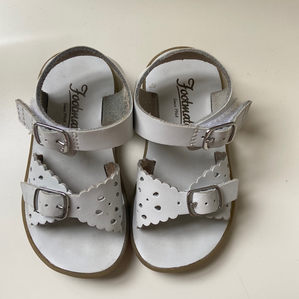 Footmates Ariel sandals in toddler size 6. Very good used condition